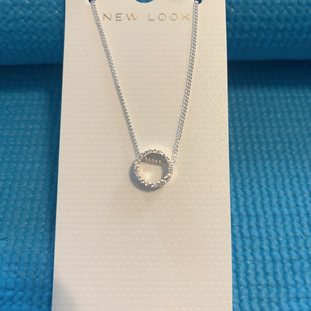 New Look Silver color Halo Pendant Necklace